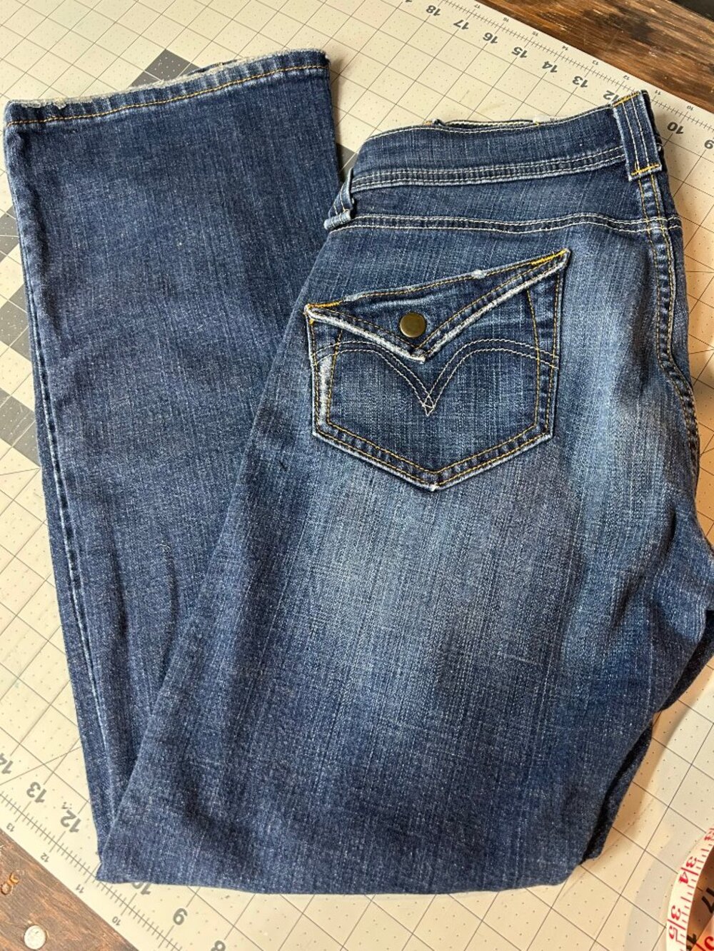 Vintage Levi Super Low Women's Unique Pockets & tons of Style!